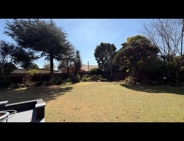 4 BEDROOM FREESTANDING FOR SALE IN FARRARMERE
